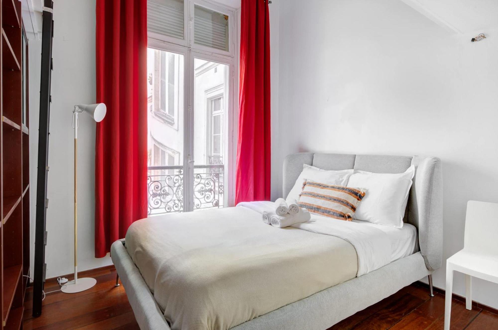Apartment Bnbnova - Le Marais & Place De La Republique - 3br Paris
