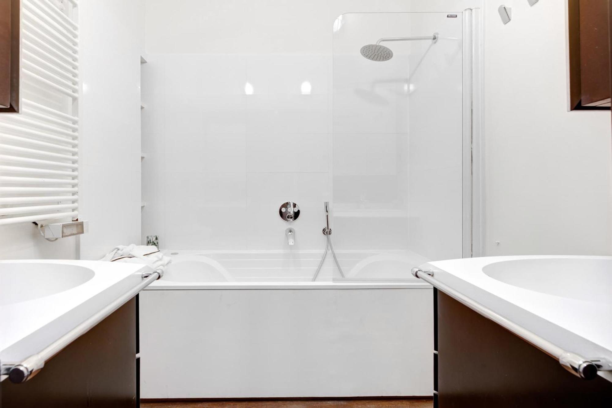Apartment Bnbnova - Le Marais & Place De La Republique - 3br *