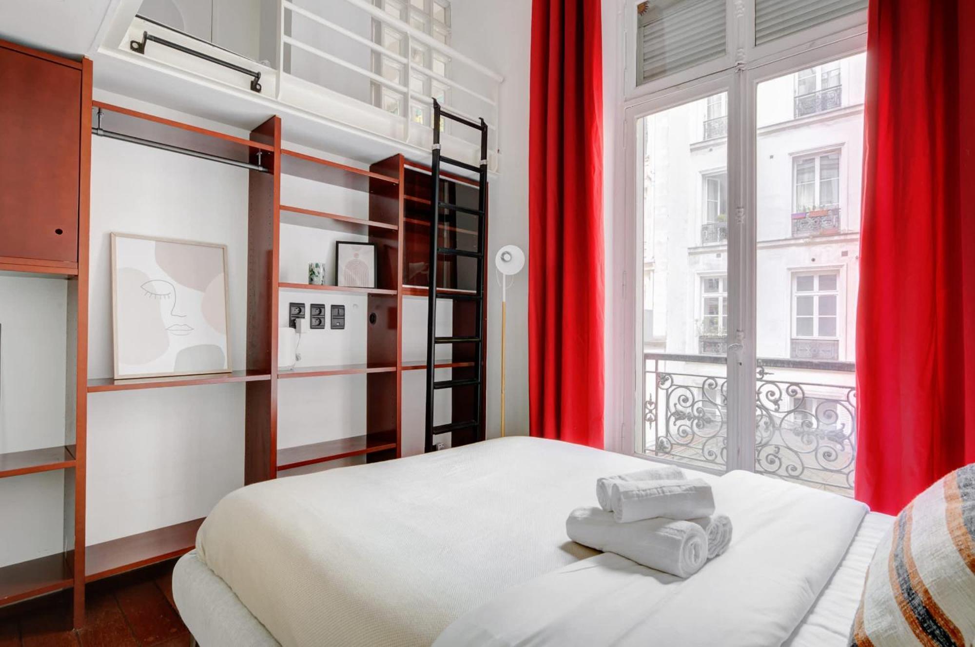 Apartment Bnbnova - Le Marais & Place De La Republique - 3br Paris